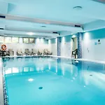Pomaranczowy Z Basenem I Sauna アパート