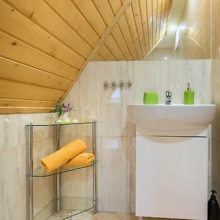 Pomaranczowy Z Basenem I Sauna